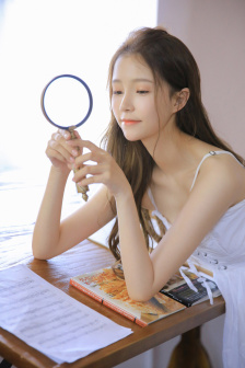 好看的PRADA大片朋友妈妈